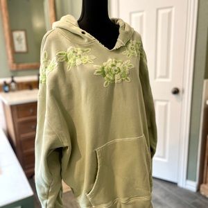 We the Free women’s hoodie size M